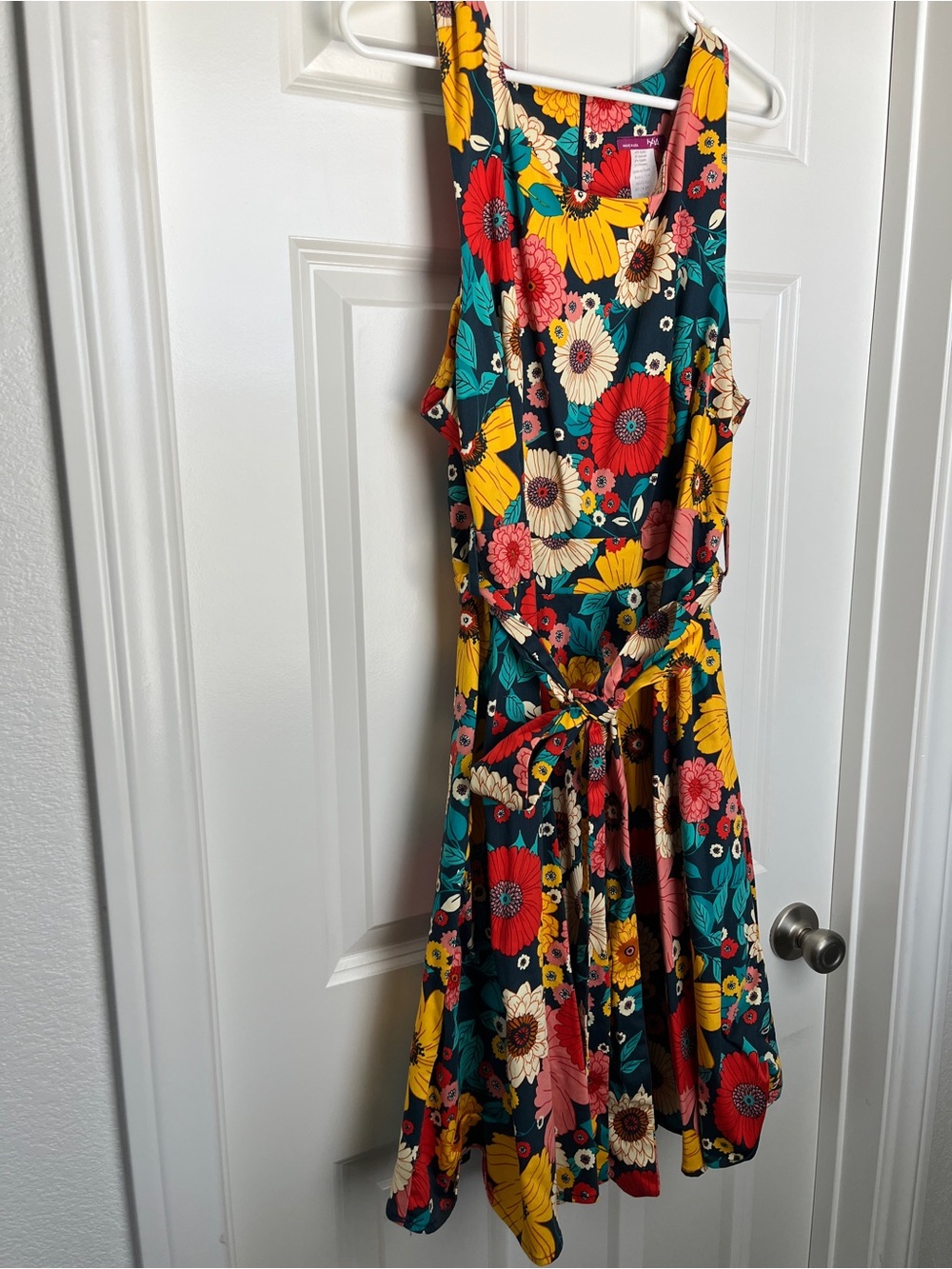 Sleeveless Floral Tie-Waist Midi Dress - Multicolor